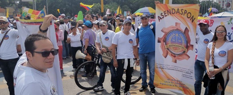 Miembros de ASENDASPON en marcha